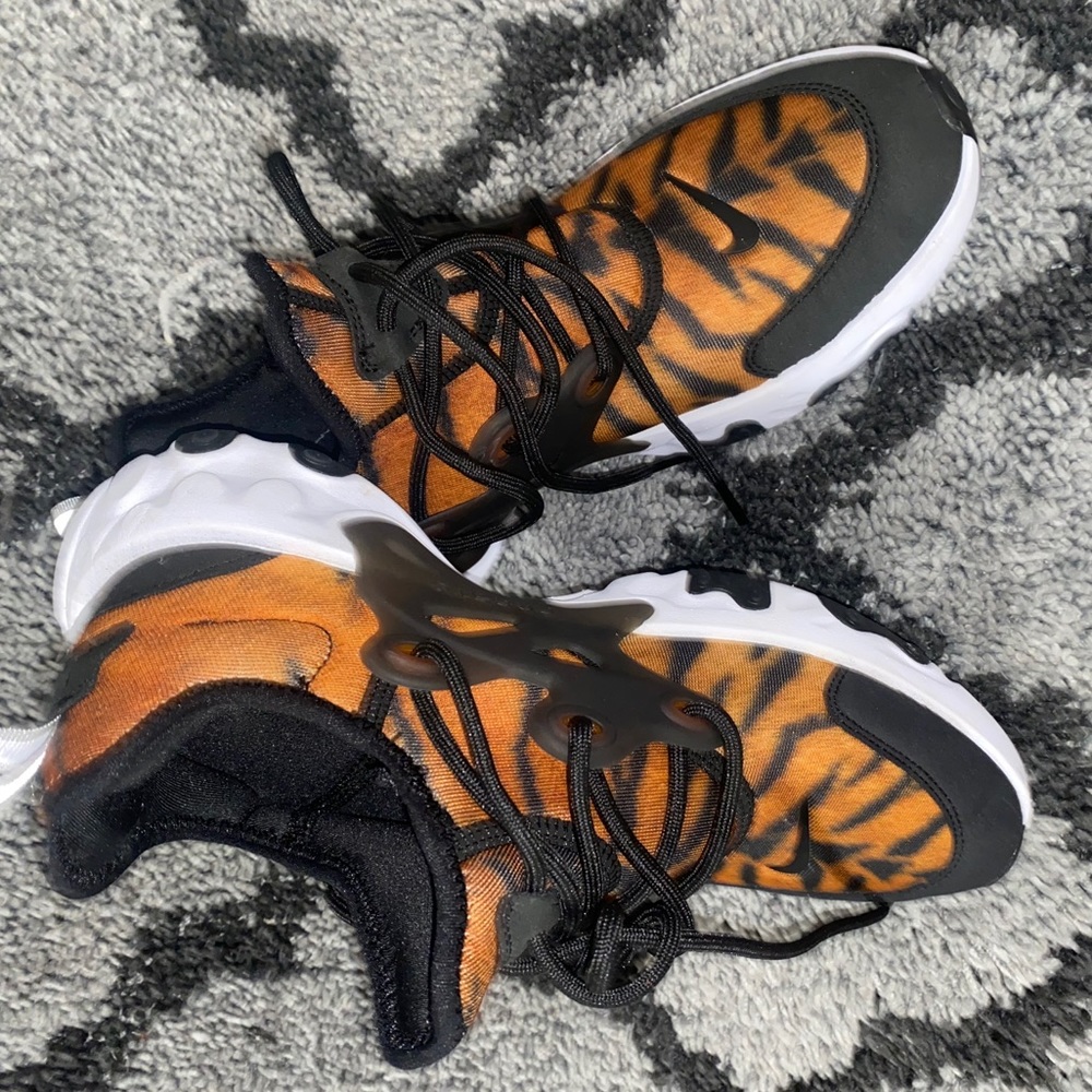 Nike React Presto Prem Magma Orange Blk Wht Size 7